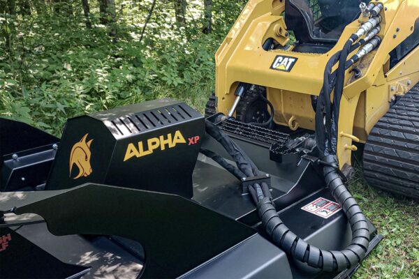 ALPHA hydraulic hoses can be routed on either side